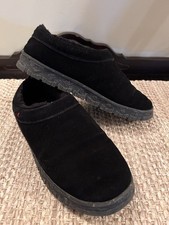 Minnetonka Women's Neva Slip-On Suede Slipper Black Size 8 Casual Outdoor Boho