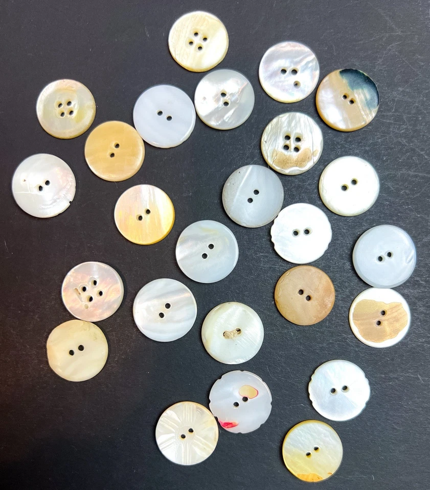 "Antiguo lote de botones madreperla grabados tallados únicos vintage 3/4"" carcasa de colección" Foto 3 de 4