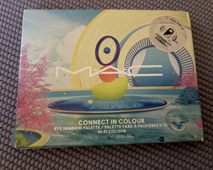 M·A·C Connect In Colour Hi-Fi X 12 Eyeshadow Palette Pressed Powder Mirror