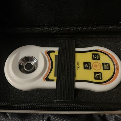 Yinmik Smart Digital Brix and Salt Refractometer 0-60% Portable Tester YK-101