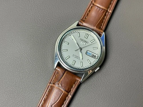 Vintage Seiko 5 Automatic 7009-3061 Grey Dial 34mm Men's Watch