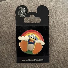 Disney - Donald Duck - Big Feet Bobble Feet - Rainbow Background Spring 3D Pin