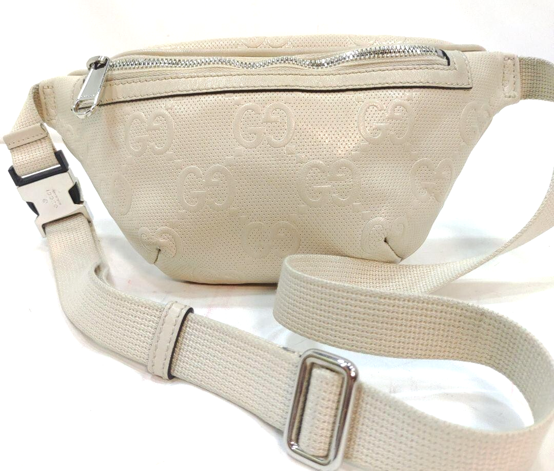 バッグ GUCCI GG PATTERN CANVAS LEATHER BODY BAG Gucci Body Bag Waist Pouch Leather Embossed GG Pattern White
