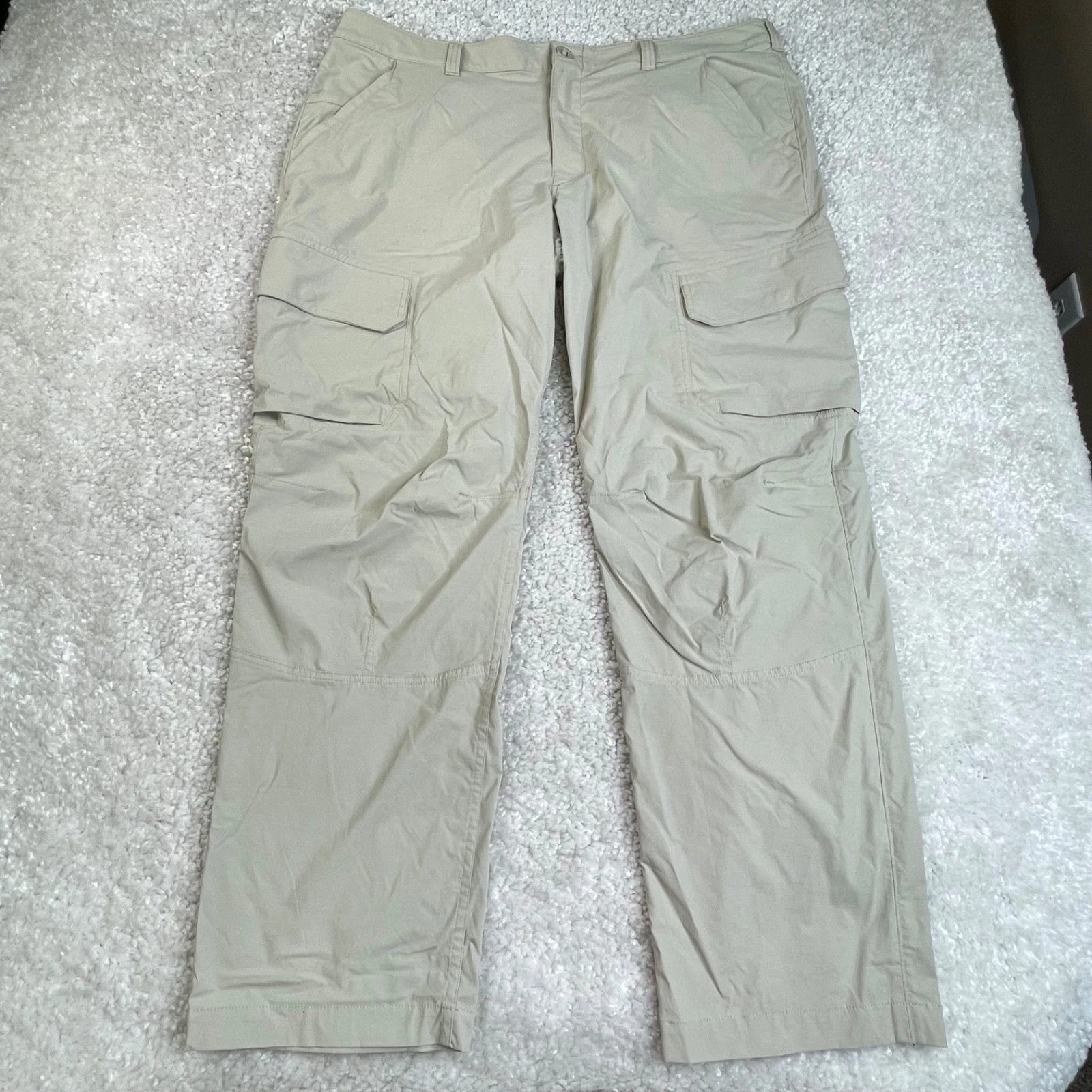 Under Armour Pants Men 42x32 Beige Golf Chino Cargo Active Performance Wicking