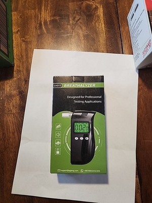 Alcohol Breath Tester Breathalyzer EK-913 with Carry Case BAC Fast Easy To Use