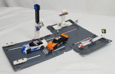 LEGO Racers THUNDER RACEWAY Building Set 8125 Fold Out Track