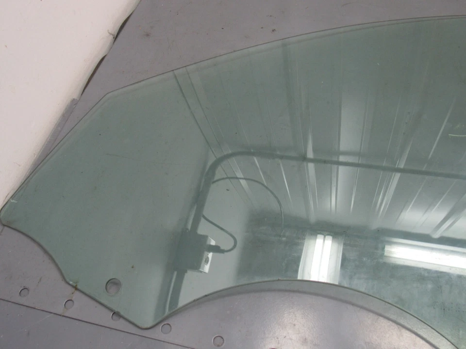 BMW M3 2008 ventana cristal conductor delantero izquierdo sedán E90 2006-2011 OEM Foto 4 de 4