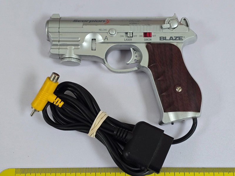 SONY PLAYSTATION 1 PS1 PS2 LIGHT GUN PISTOL GAME CONTROLLER Laser Scorpion G-Con