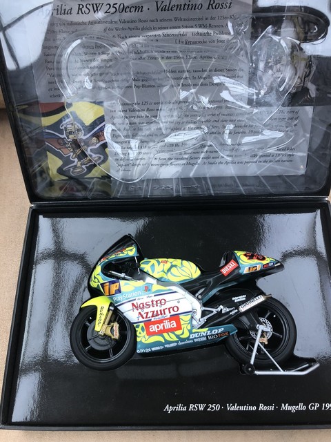 Aprilia GP 250 Mugello 1999 Valentino Rossi Avec figurine Minichamps