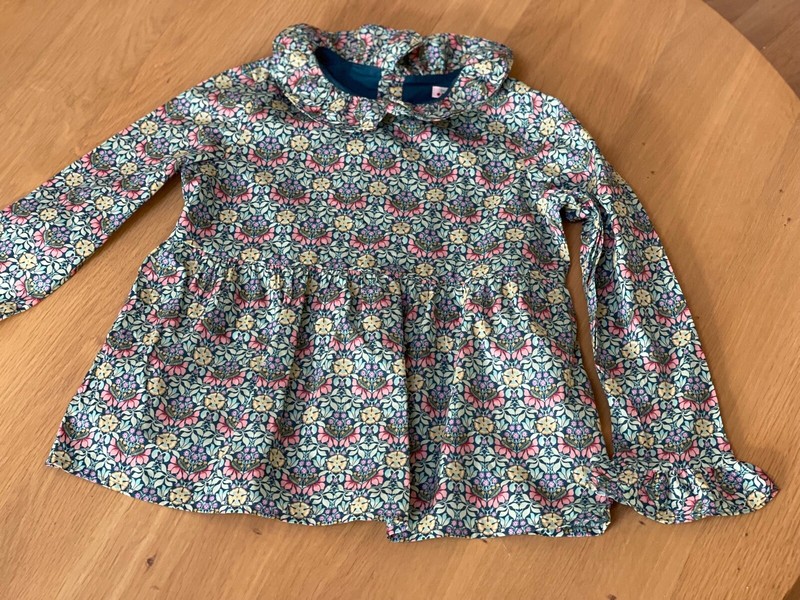 Size 10y old Bonpoint Blouse - Stunning details - Very pretty liberty fabric!
