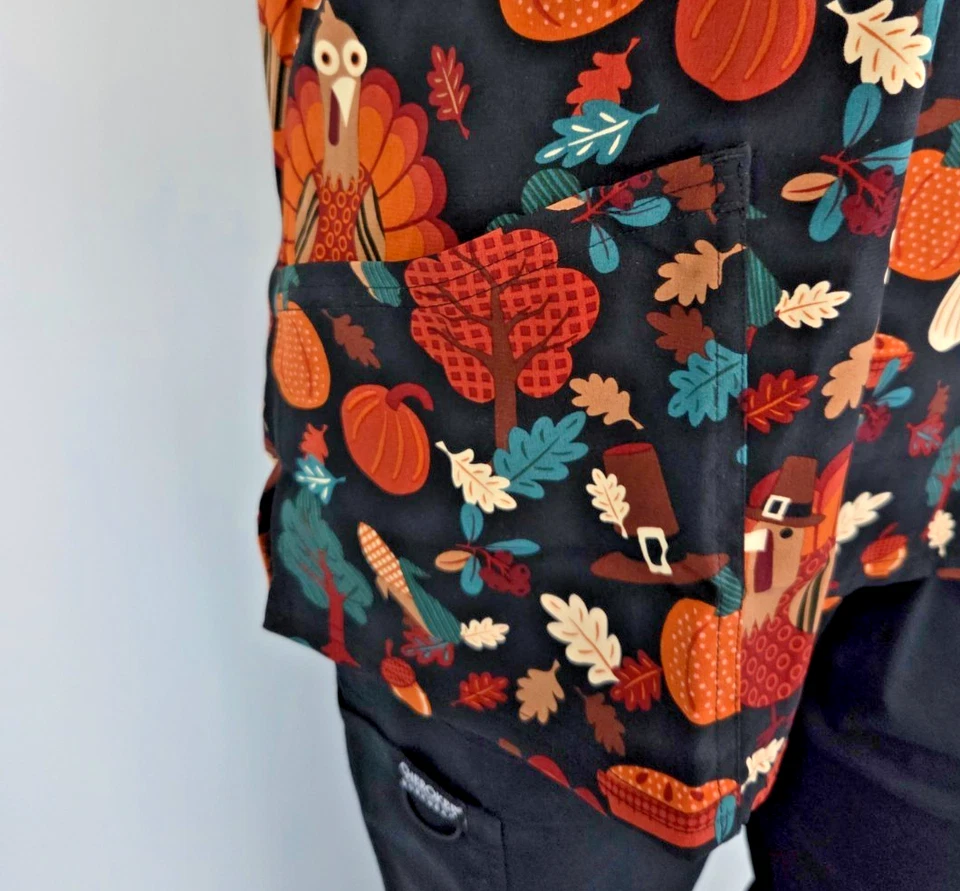 NWT Butter-Soft XL Thanksgiving Stretch Scrub Top Pockets Uniform Advantage - Image 4 of 4