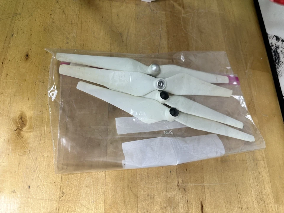 Drone DJI Phantom 2 Vision Plus PV331 con controlador no probado venta como está Foto 4 de 4