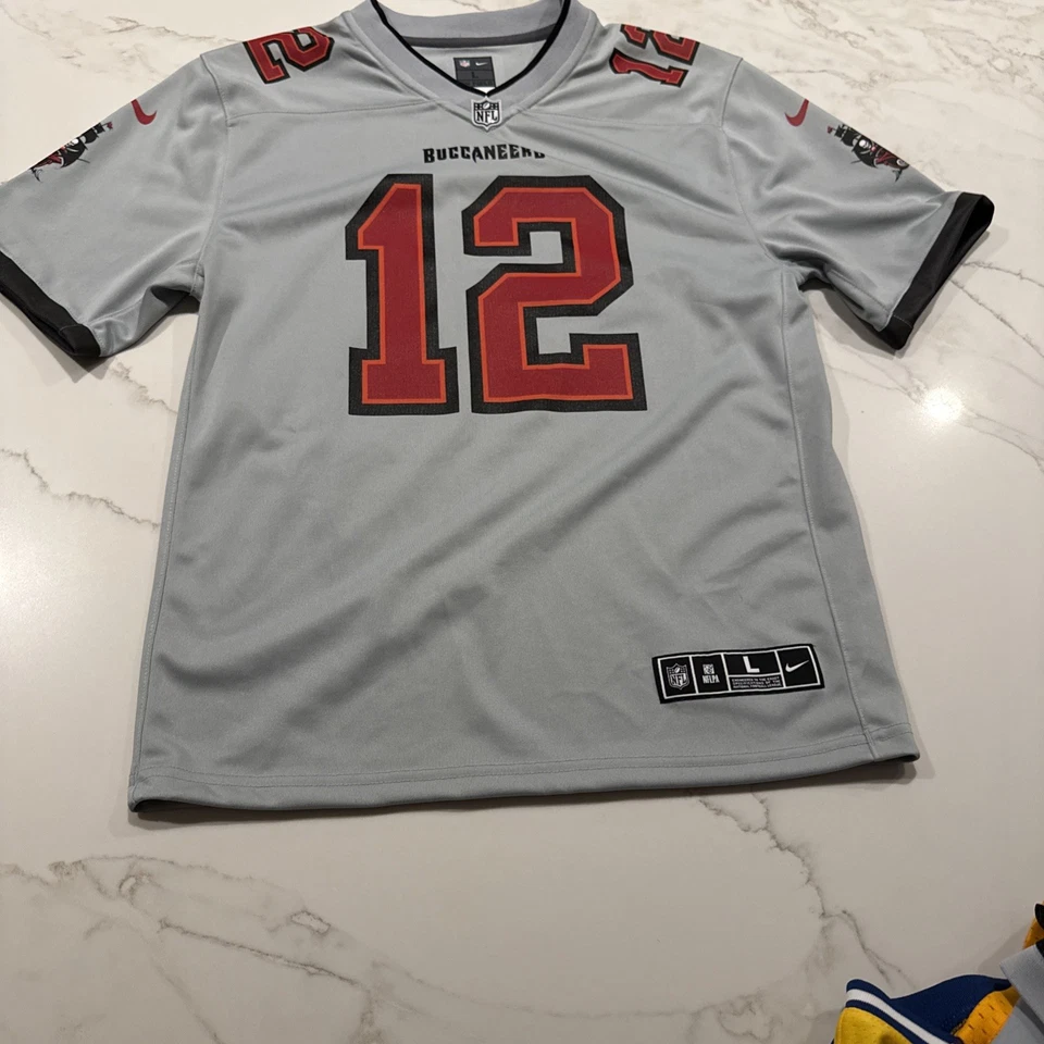 Nike Tom Brady Tampa Bay Buccaneers Gray Home Legend Football Jersey Size L - Image 2 of 4