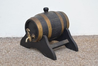 wooden barrel Whiskey barrel Wine Cider pub home brew cask rum on stand