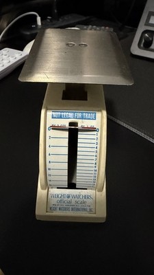 Vintage 1966 Official 16 oz Weight Watchers Kitchen Scale White