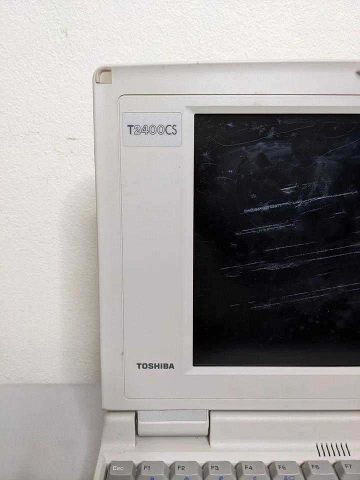 Toshiba T2400CS 1994 PA1155EA Rare Vintage Laptop As Is No Cords FOR PARTS ONLY - Image 3 of 4