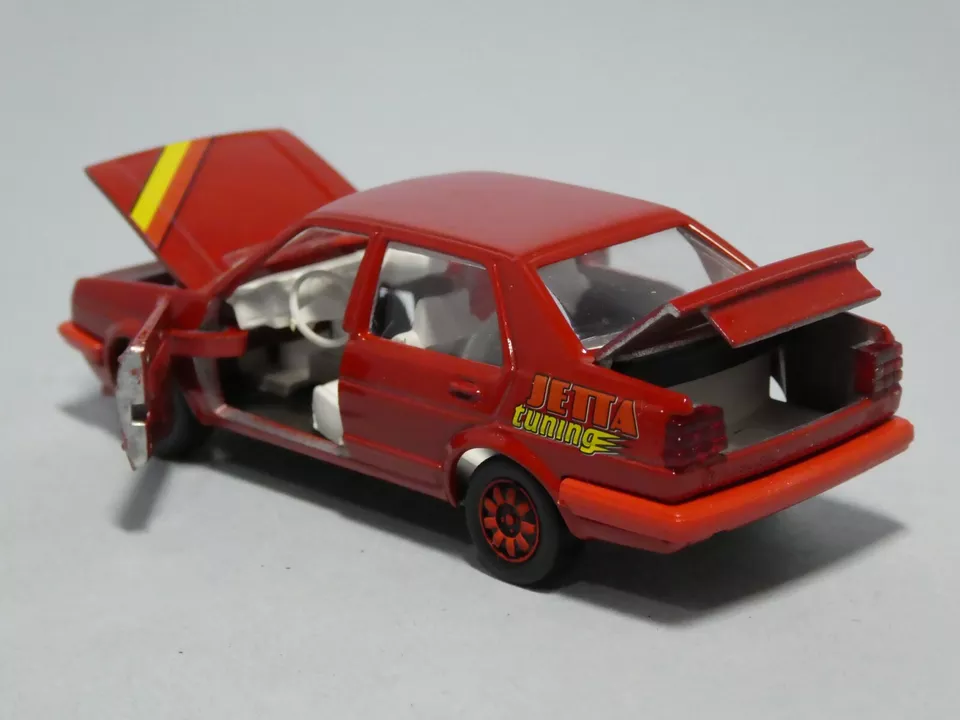 Coche tuning Schabak escala 1/43 Volkswagen VW Jetta rojo ref 1012 nuevo caja de stock antigua Foto 3 de 4