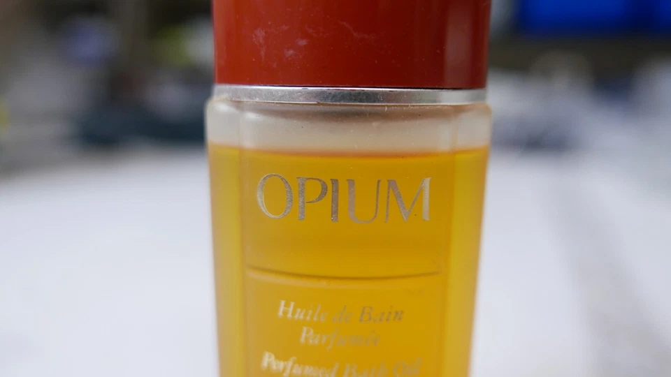 Yves Saint Laurent Opium Perfumed Bath Oil 1.7OZ 50ml YSL Parfums Corp Vintage - Image 4 of 4