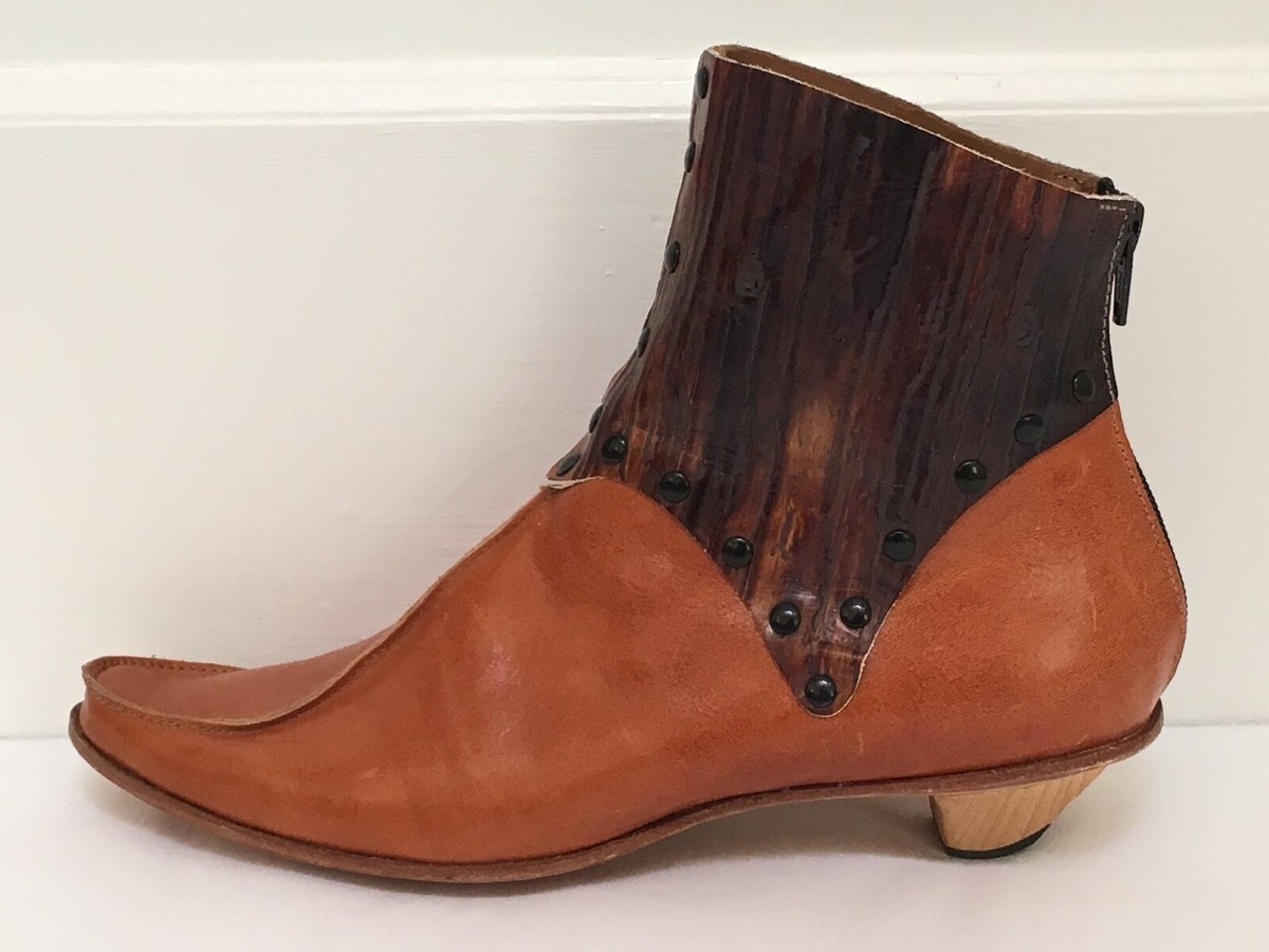 NEW CYDWOQ VINTAGE $400 Migrate brown leather ankle boots