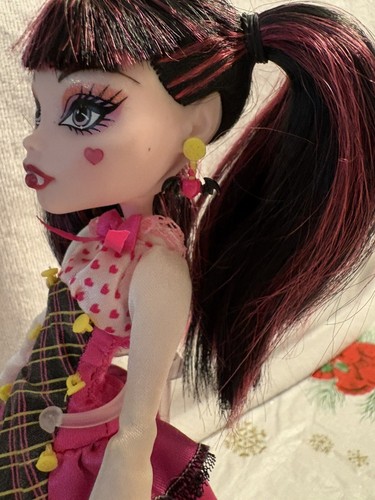 FLAWS Monster High Draculaura Clawd Wolf Forbitten Love Dolls INCOMPLETE TLC - Picture 6 of 6