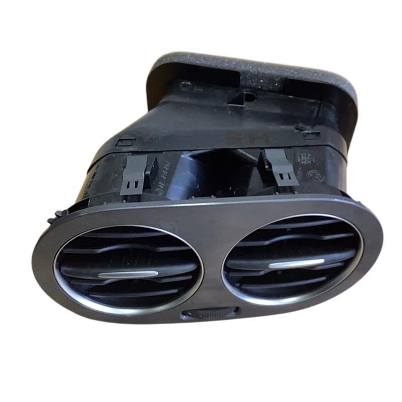 Grille d'aération noire 5N0819703CCIU pour un habitacle frais