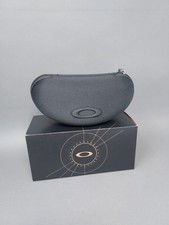 NEW OAKLEY BLACK LARGE ZIPPER COMPARTMENT SUNGLASS EYEGLASSES OPTICAL CASE ONLY