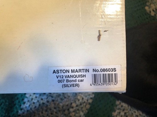 ASTON Martin V 12 VANQUISH 007 Bond Car - Color SILVER - Scale 1:12 - Kyosho - Picture 8 of 8