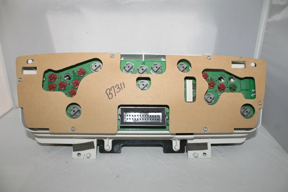 Cuadro de instrumentos velocímetro panel de instrumentos Dodge Neon 2003-05 146.706 millas Foto 2 de 4