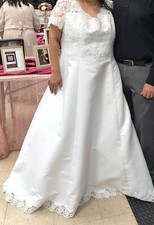 wedding dress plus size pre owned