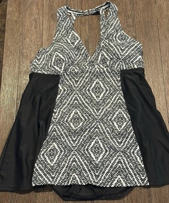 New Island Escape Women Swimdress Tummy Thinner Thigh Minimizer Black 18W NWT