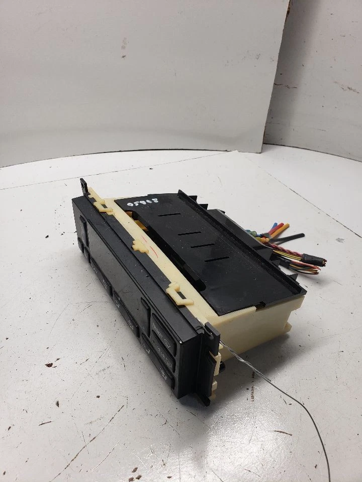 Temperature Control Fits 00 LINCOLN & TOWN CAR 1368590 - Image 2 of 4