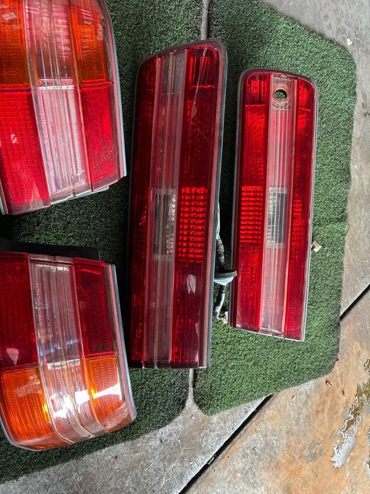 Juego de lámpara trasera izquierda derecha TOYOTA Mark II GX100 Foto 4 de 4