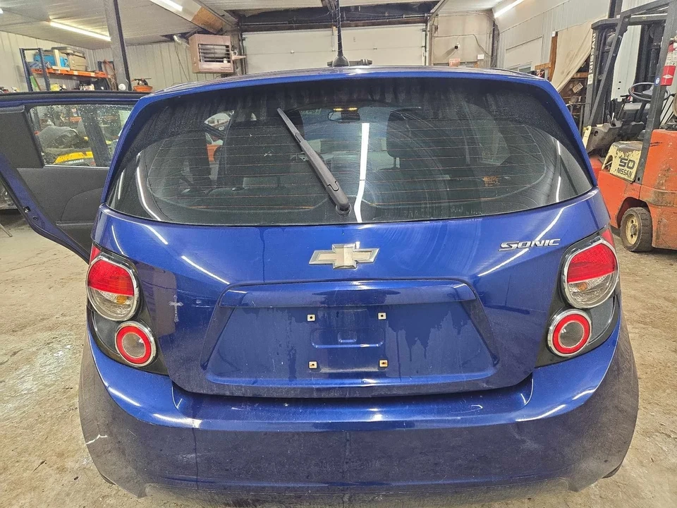 Used Deck Lid fits: 2013 Chevrolet Sonic Htbk LS Grade A Foto 2 de 4
