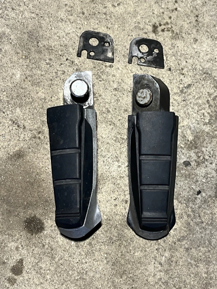 BMW F650CS 2003 01-05 Scarver OEM clavija delantera pedal reposapiés izquierdo derecho Foto 2 de 3