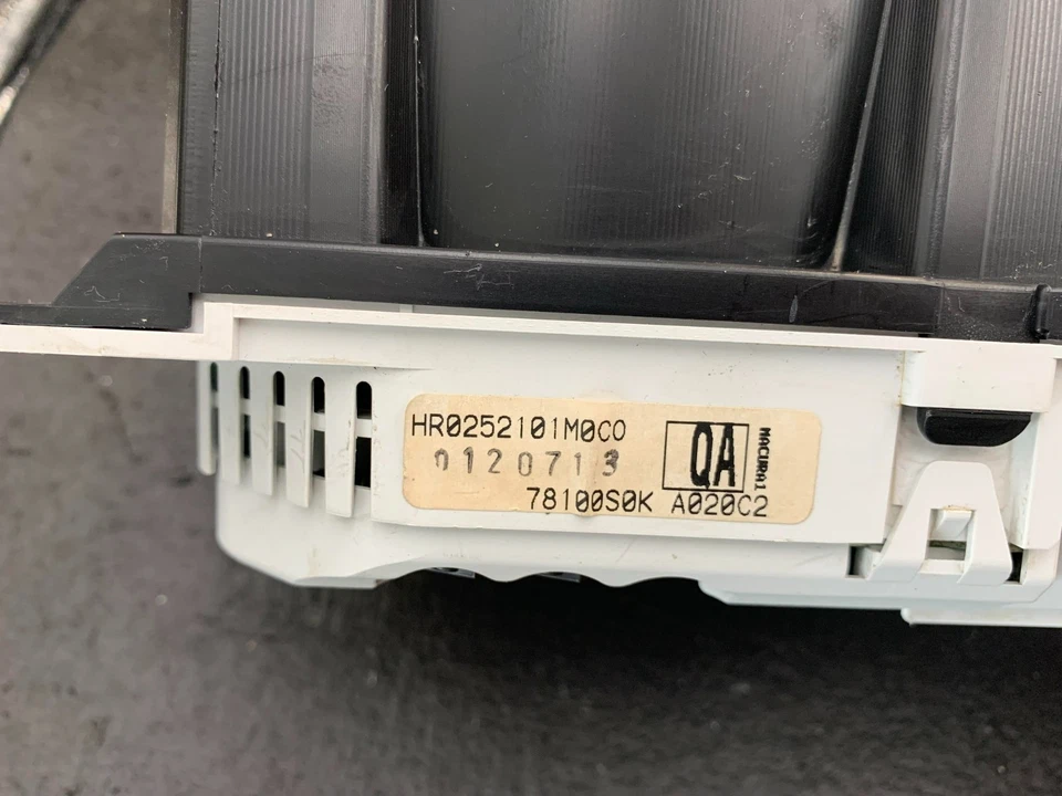 * Panel de instrumentos velocímetro 2000-03 Acura TL 122.485 millas Foto 3 de 3