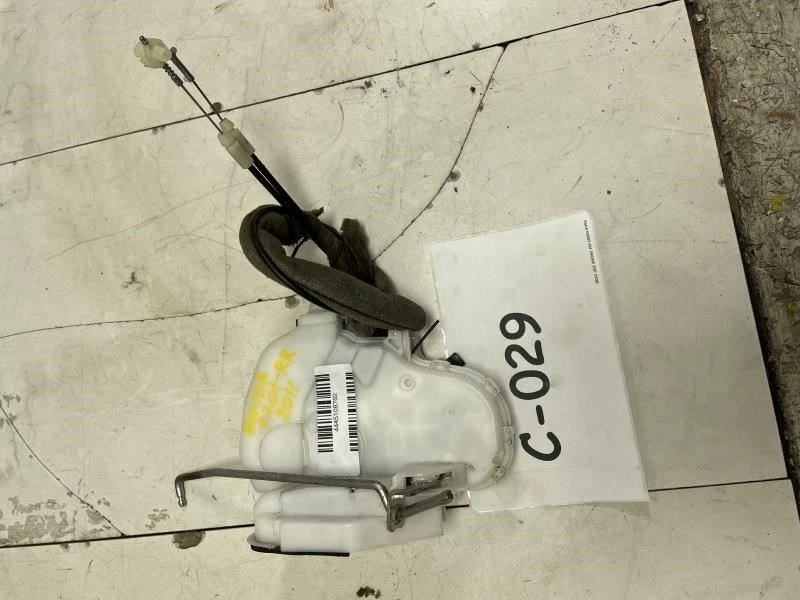 Honda Pilot 2011 actuador de pestillo de cerradura de puerta del lado del pasajero trasero derecho OEM+  Foto 4 de 4