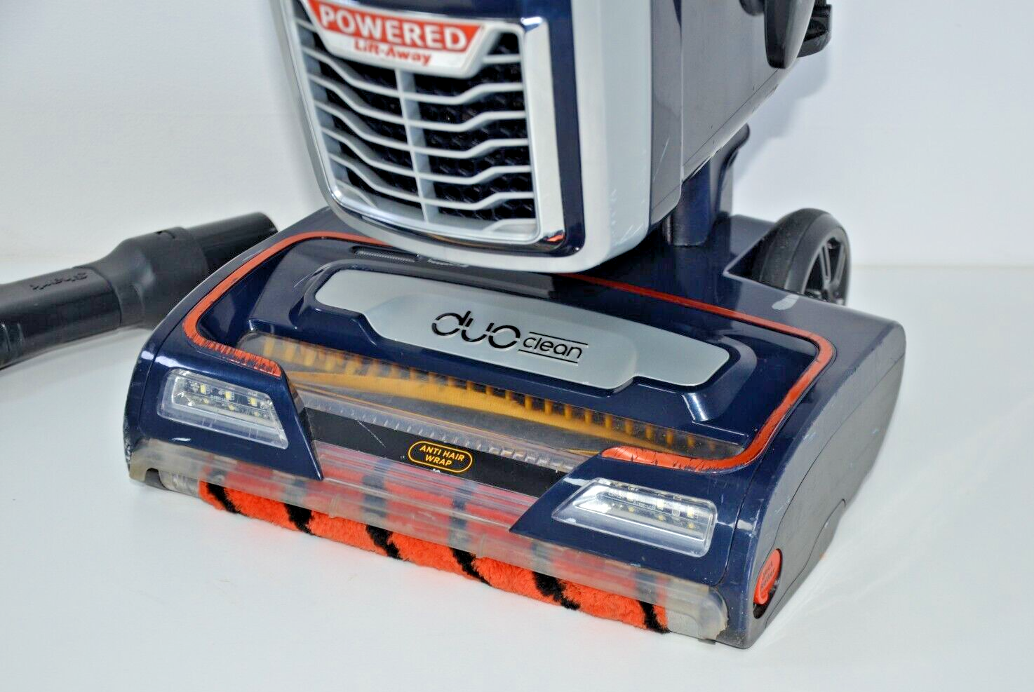 SHARK NZ801UKT ANTI HAIR WRAP UPRIGHT TRUEPET VACUUM CLEANER LIFT