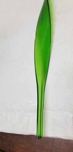 ART GLASS GREEN LEAF BLADE TWIST LONG STEM GLASS FLOWER 19 3/4" - Picture 3 of 4