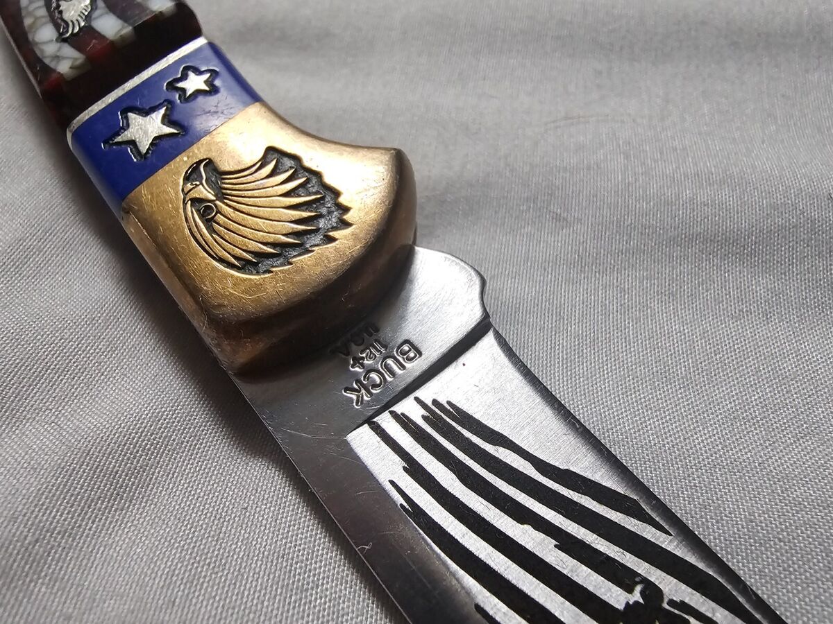 Buck Knife 112+ Custom David Yellowhorse USA Flag Eagle Buck Knife 112+ Custom David Yellowhorse USA Flag Eagle