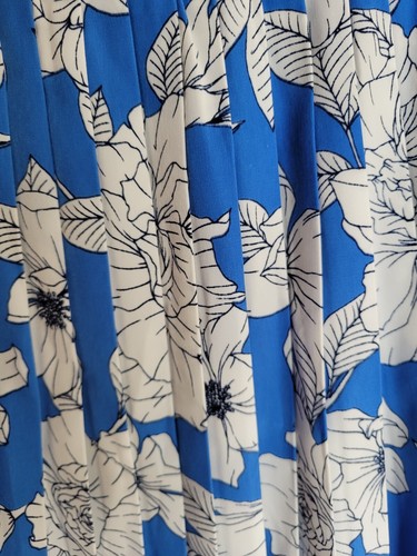 Banana Republic blau & weiß Blumenmuster plissierter Midi-Rock Größe mittlere elastische Taille - Bild 5 von 5