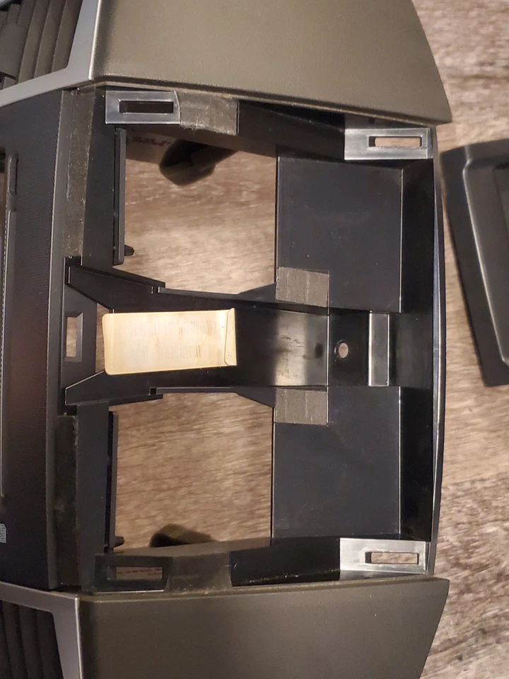 2010 11 12 Nissan Xterra Center Dash Radio Vent Bezel Trim Surround - Imagem 4 de 4