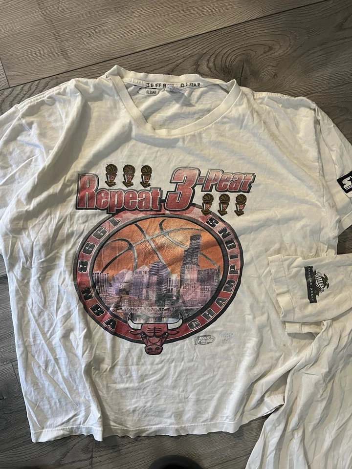 Paquete vintage de los Chicago Bulls desgastado (talla XL) Foto 2 de 4