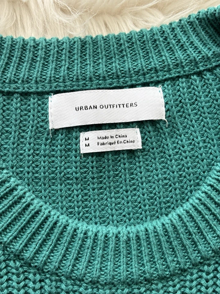 Urban Outfitters Men's Crew Neck Fisherman Knit Sweater Size Medium Green - Image 2 of 4