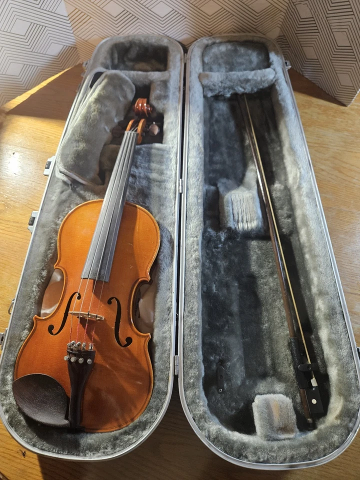 雅马哈小提琴带蝴蝶结和手提箱型号 V-5 4/4 Anno 2003 号 00370 — 第 4/4 张图片