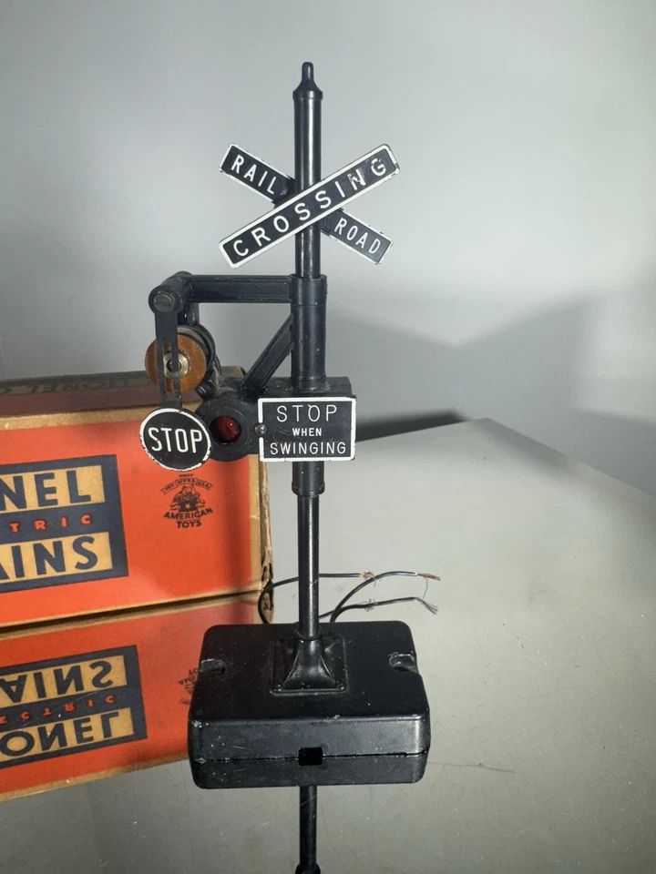 LIONEL POST-WAR TRAINS  OPERATING BANJO SIGNAL No. 140 WITH BOX - Image 2 of 4