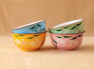 schüssel mit blumenmuster