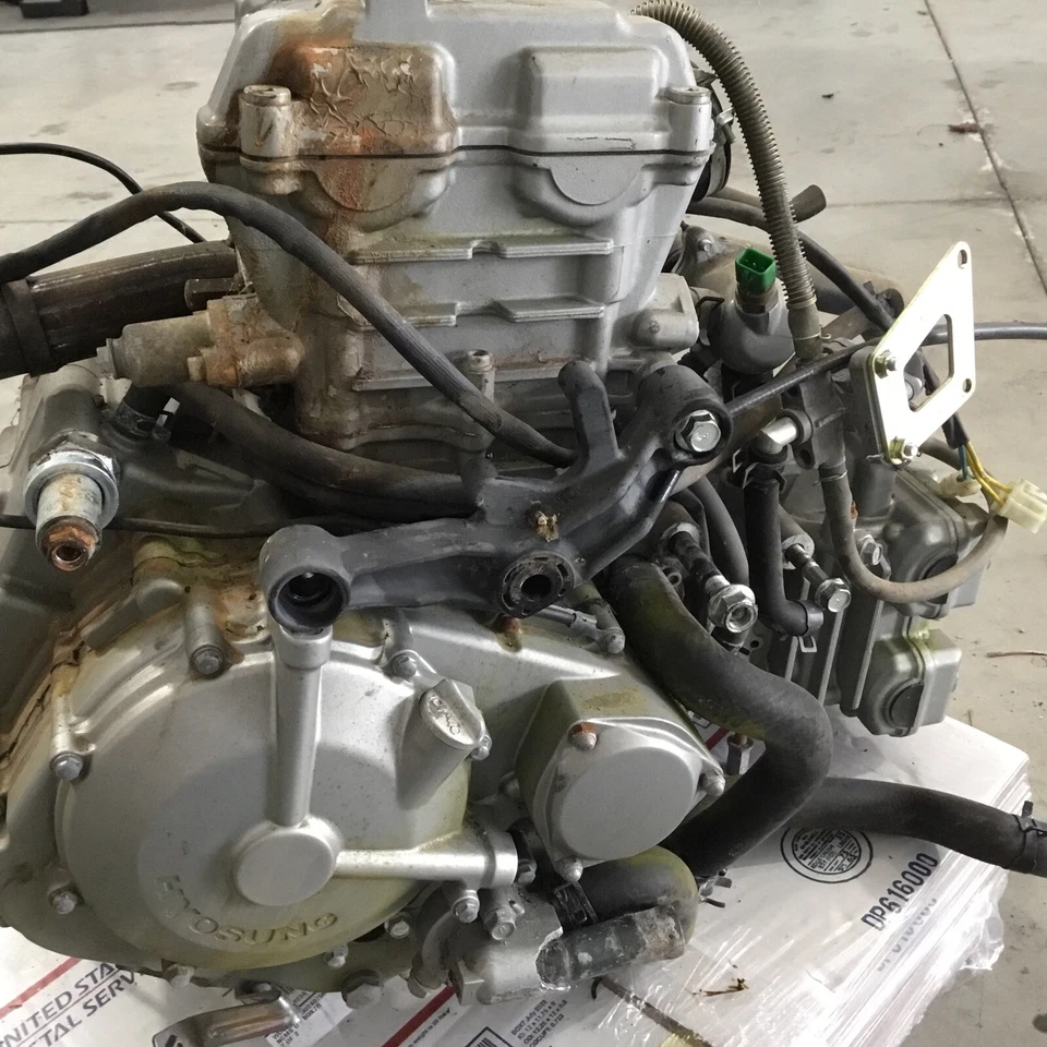 05-09 MOTOR HYOSUNG GT650R CON EMBRAGUE ESTATOR ARRANQUE 11320HN9110PCC Foto 3 de 4