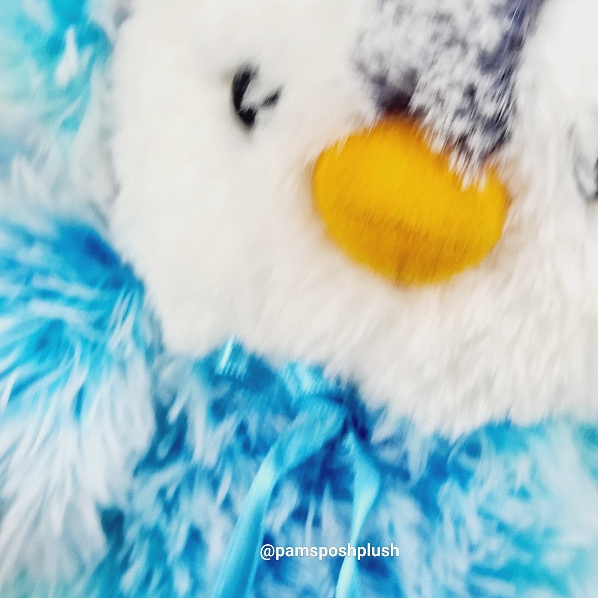 Aurora World Glitzy Tots Pinguin – 20 Cm Plüschtier, Blau, Mit Knopfaugen, Kuschelweich
