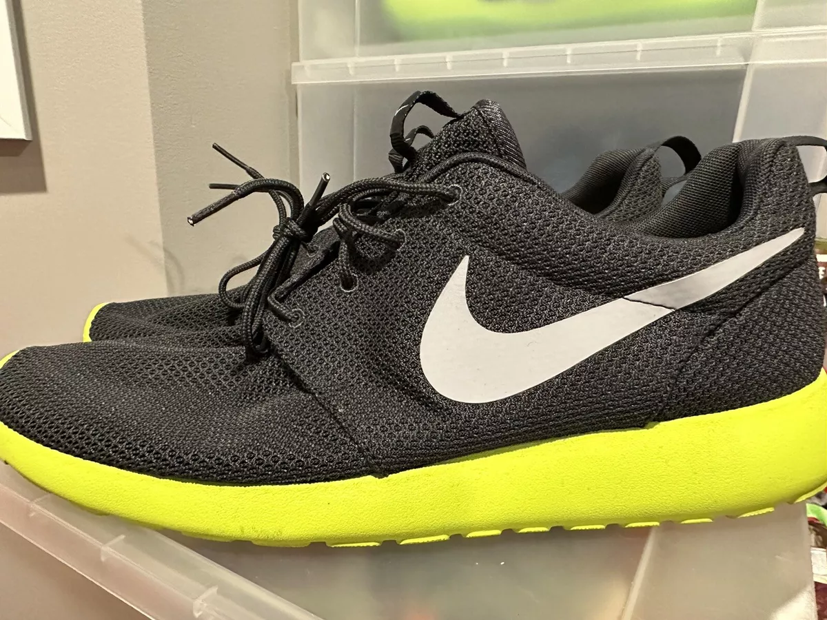 Roshe run store black and yellow
