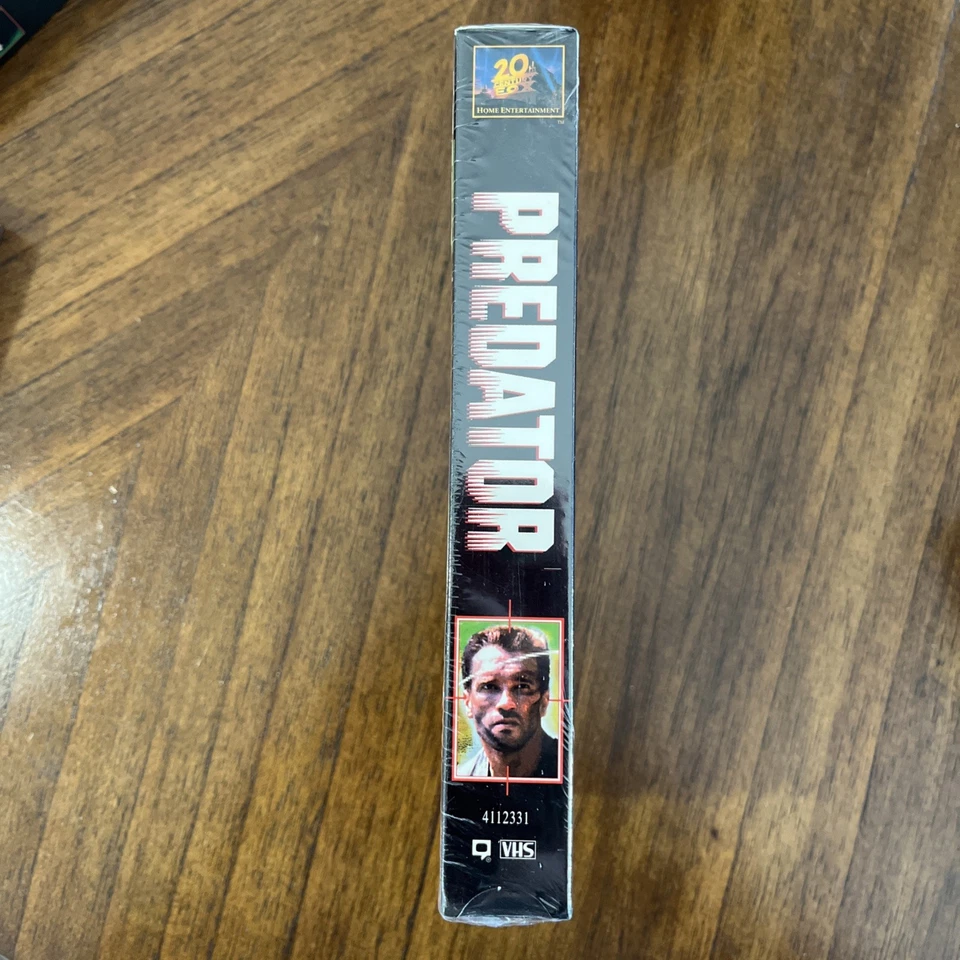 Predator  1987 VHS tape  holo foil cover Arnold Schwarzenegger - SEALED NEW - Image 2 of 4